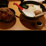 麺屋 時茂 京成大久保店 - 鶏白湯醤油ラーメン、トッピング味玉。
                                レアチャー丼。