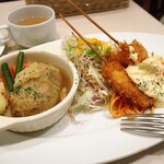 洋食レストラン ロッキー - イカフライ＆ロールキャベツ　850円くらい