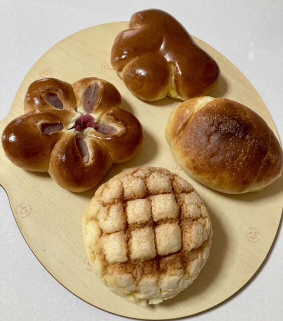 焼き立てパン詰め合わせ♬ココ丸樣専用♥order打ち合わせ中になります♡ 10営業日以内に発送】SHIROYAMA HOTEL kagoshima フラワーパンセット