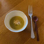 エル・バウ・デコラシオン - 濃厚な白菜のあたたかいスープと濃厚な鱈の白子。この一体感は素晴らしい(*´▽`人)