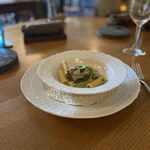 エル・バウ・デコラシオン - 牡蠣のショートパスタ。チーマ・ディ・ラーパ（cima di rapa）というイタリアの菜の花と。