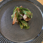 エル・バウ・デコラシオン - メインの白金豚(プレミアムポーク)と春菊のフライ？