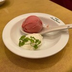 トラットリア ルナピエナ - デザートも付くのがBランチの特権。
      1人できたらBランチ一択。