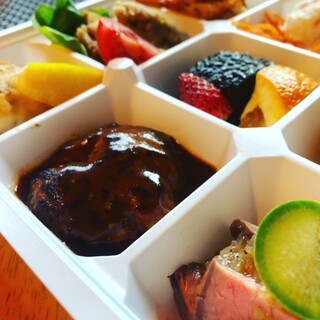 h Dining villa - テイクアウトのお弁当。