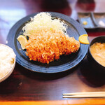 かつ丼多勝 - とんかつ定食　上ロース150g ご飯、キャベツ、豚汁付き　1200円