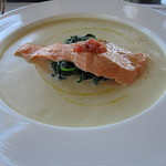 ザ・ロビーラウンジ＆バー - メイン　サーモン