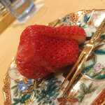 勢麟 - 大きなイチゴ