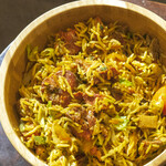 Royal Grill Halal Food - Tikka Masala over Rice ７ドル。ぐちゃぐちゃに混ぜてから頂きます。