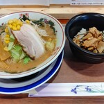 らーめん ともや - 【2021.5.15(土)】味噌らーめん(並盛・150g)780円＋ミニチャーシュー丼150円