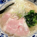 Kai Da Shira Xame Nu Mikaze - 貝出汁塩らぁ麺　850円