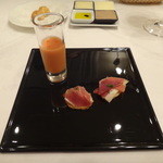 シェ・コーベ - トマトのガスパチョと茄子のムースと生ハム