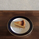 喫茶タチバナ - 5/11〜期間限定　パルメザンと黒胡椒のチーズケーキ
      お店Instagramより