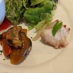 TRATTORIA VIA BINDELLINA - 左：茄子とズッキーニ　右：タコとセロリ