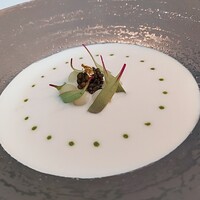 ドミニク・ブシェ トーキョー - ⚫アミューズ・ブーシュ「鶏肉コンソメゼリー  ビシソワーズ  キャビア」堪らない美味しさ(* >ω<)