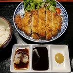 豊ろ香 - 道産豚のとんかつ定食