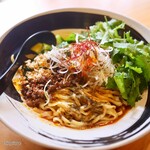 四川担々麺 赤い鯨 - 