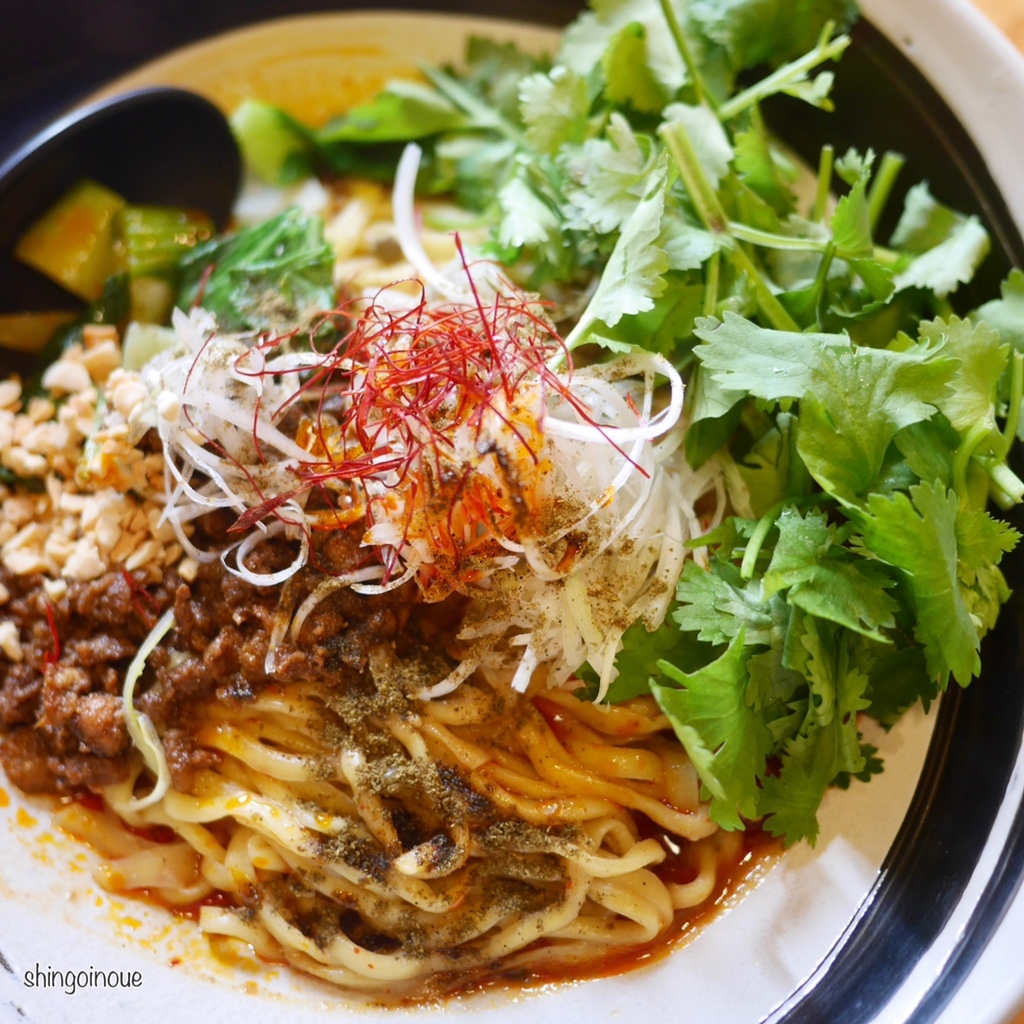 写真 : 四川担々麺 赤い鯨 人形町店 - 人形町/担々麺 | 食べログ