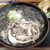 そば処　つる福 - 料理写真:冷たい肉そば とり天野菜セット 大盛(960円也)決して冷たくはなかった…。