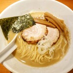 たけちゃんにぼしらーめん - セメント系煮干しらぁ麺(大盛)