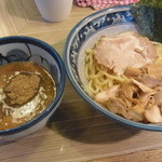 秋葉原つけ麺 油そば 楽 - 