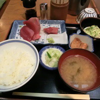 浅草 魚料理 遠州屋 - マグロぶつ切り定食（６７０円）