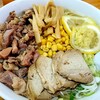 Ebisuya - 生姜ラーメン、チャーシュー、シナチク、鶏肉トッピング(笑)