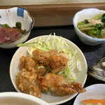 ささら - かつを刺身 鶏肉唐揚げ 小松菜おひたし