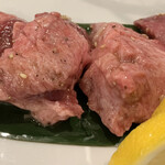 炭火焼肉 ぐら - この厚みを見るのは、本当に久々です(๑´ڡ`๑)