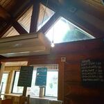 小さな森の喫茶店　レストラン　ワイルドダック - 店内の風景　2021.5