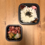 魚場 “SAKA-BAR” uoino - 特別づけ丼 (まぐろぶつ/ほたて/赤えび) ¥680- (税込)