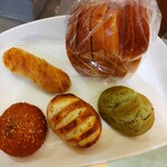 Pain au traditionnel - 食パン・抹茶と柚子のパン・はちみつオレンジ・カレーパン・塩ぱん