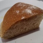 リストランテ カノフィーロ - 妻が大変気に入ったライ麦パン
