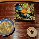 鈴田式 - 福井の白甘鯛と北海道の雲丹 大徳寺納豆か梅干を紹興酒で煮出したもので