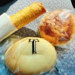 スペイン窯 パンのトラ - あいぽーくのスティックチョリソー/岡崎おうはんクリーム/クランベリーショコラ