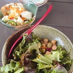 和食処　田舎家 - 無料のサラダと漬け物