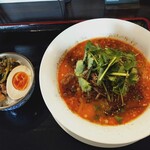 龍潭酒家 - 麻辣湯麺，魯肉飯