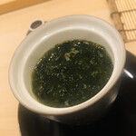 Sushi Shunsuke - 浅利出汁の茶碗蒸しです。トッピングは生海苔。この潮の香りが大好き