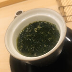 鮨 しゅん輔 - 浅利出汁の茶碗蒸しです。トッピングは生海苔。この潮の香りが大好き