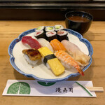 滝寿司 - にぎり寿司、アサリの赤だし