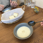 Le Bistrot des Copains - 新玉葱のスープ