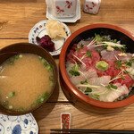Sushino Yuusai - 3色丼(なかおち、あじ、平目) 680円税込　
