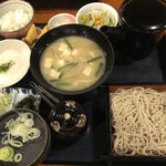 北野水産 - 納豆汁定食¥1,200 見た目は寂しい感じですが、満足感あり