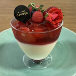 MAISON GIVRÉE - 母の日 ベリーヌ ルージュ　700円（税別）　700円（税別）　