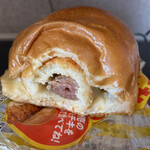 ファミリーマート - 出来上がり
      お行儀悪いですが一口かじりました