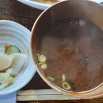 Uraku Dou - 味噌汁＆漬物