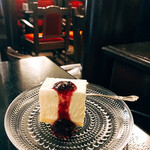 フランソア喫茶室 - レアチーズケーキ。ブルーベリソース。