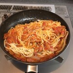 日進ハム - パスタを和える