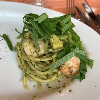 トラットリア グランボッカ - エビとアボカドの大葉ジェノベーゼ