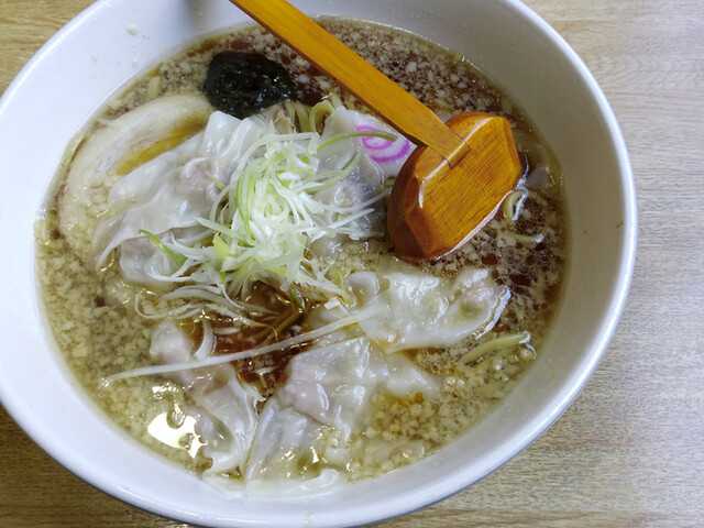 まつや食堂 燕 ラーメン 食べログ