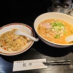 龍伸 - 令和3年5月 ランチタイム
半ちゃんセット
焼き飯(小)＋味噌ラーメン 820円